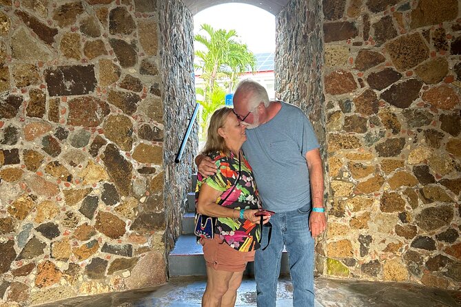 Best Jeep Tour of ST.Thomas Virgin Islands - Mountain Top for souvenirs and a banana daiquiri