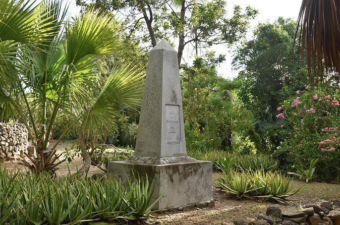 Historical attractions of Alexander Hamillton Mother's Gravesite - Getting Good Value From the $5 Price