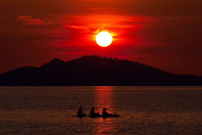 Illuminated Night Kayaking at the Elysian Resort - Watching the water change after sunset