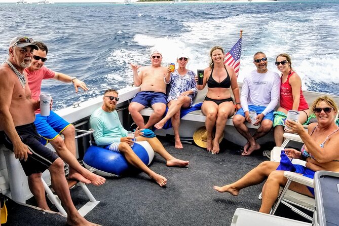 Jost Van Dyke Funday & Willy T (Foxy's, Soggy Dollar, Willy-T) - Sandy Spit: a fast photo stop