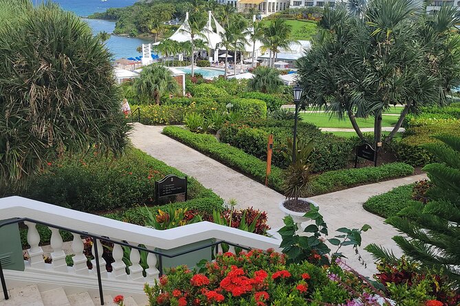 PARADISE TAXI & TOURS USVI-St. Thomas- Airport Transfer to Ritz Carlton Elysian - Who should book this transfer