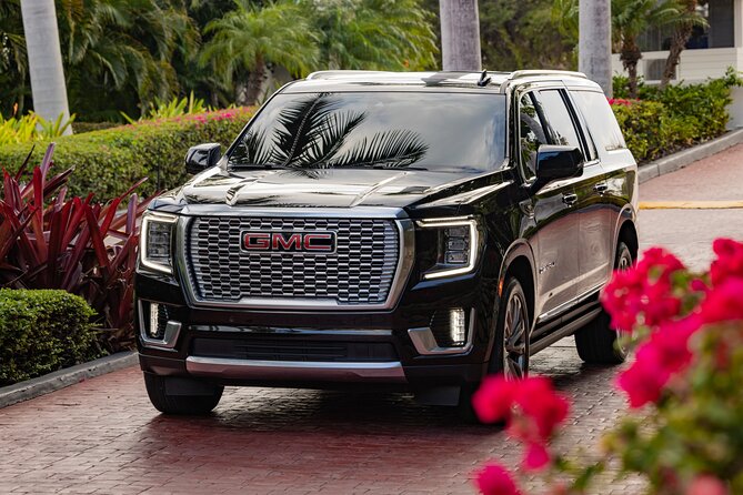 Private Luxury Transportation from St. Thomas Airport to Hotel - From baggage claim to your hotel door