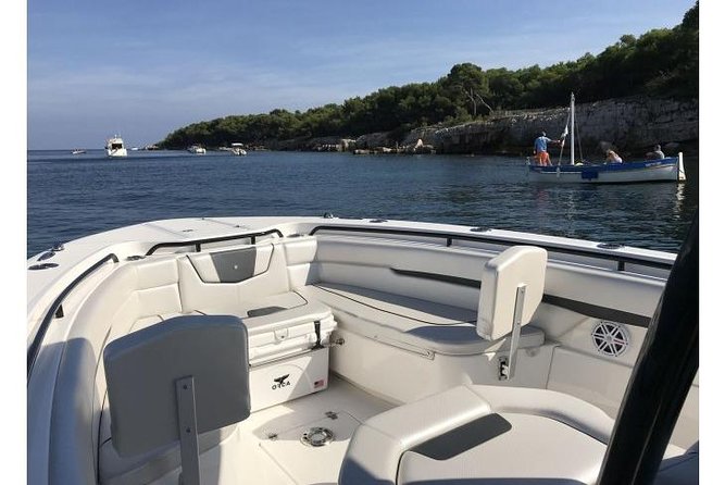 Private New Powerboat to St John & LimeOut. Full Day USVI - Snorkeling with turtles and tropical fish