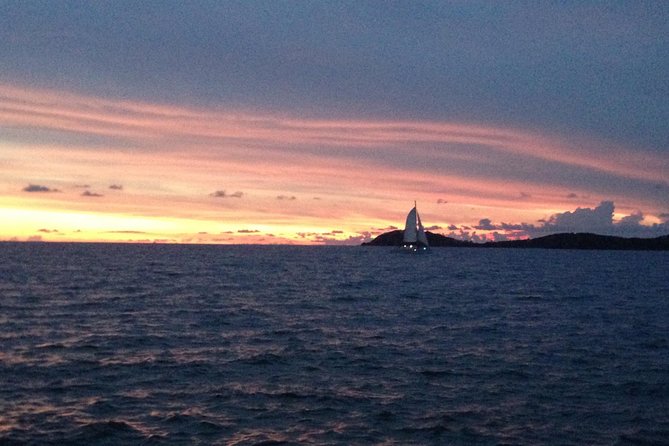 Sunset Sail with Cocktails and Appetizers - Drinks and snacks: generous service, basic food